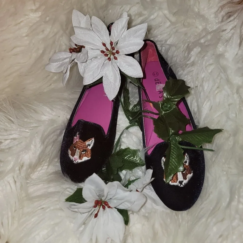 🆕️🥿Delia*s Navy Velvet Fox Embroidered Flats, Sz 8.5